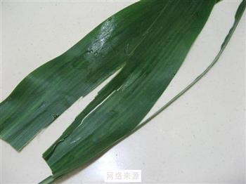 玉米叶红枣粽子的做法步骤4