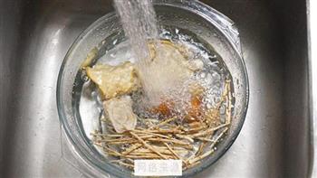 白茅根竹蔗葛根糖水的做法步骤2