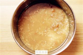 味噌鲑鱼鲜菇炖饭的做法图解1