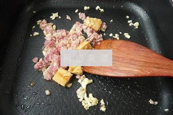 腐乳肉末炒豆角的做法步骤3