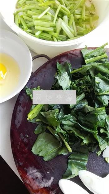 菠菜鸡蛋疙瘩汤的做法图解2