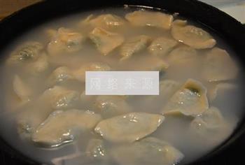 芹菜猪肉水饺的做法步骤8