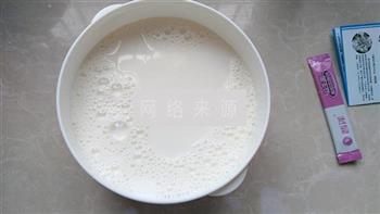 自制蜂蜜酸奶的做法步骤2