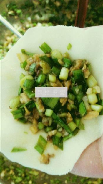 手工韭菜香菇猪肉饺子的做法步骤1