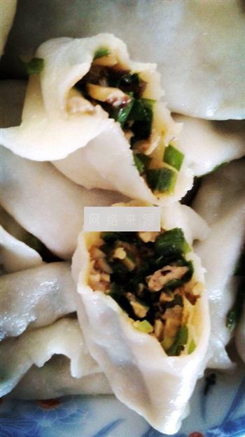 手工韭菜香菇猪肉饺子的做法步骤15