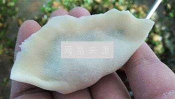 手工韭菜香菇猪肉饺子的做法步骤6