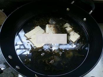 酸菜豆腐鲫鱼汤的做法步骤5