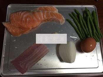 咖哩三文鱼炒饭的做法步骤1