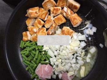 咖哩三文鱼炒饭的做法步骤6