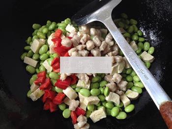 毛豆米炒豆丁的做法步骤9