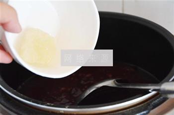 红枣莲子黑米粥的做法步骤4