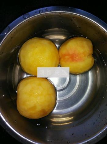 黄桃罐头的做法步骤1