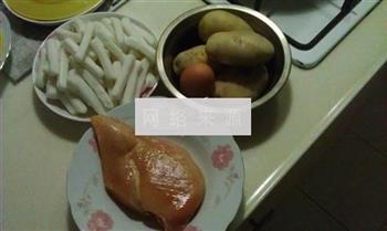 咖喱鸡丁土豆年糕的做法步骤1