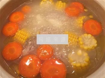 玉米土豆萝卜排骨汤的做法步骤6