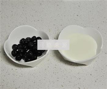 蓝莓优酪乳的做法步骤1
