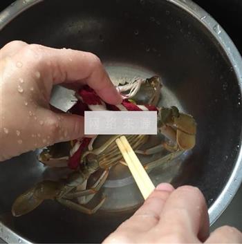 桂圆蒸螃蟹的做法步骤2