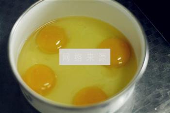 薄荷炒鸡蛋的做法步骤2