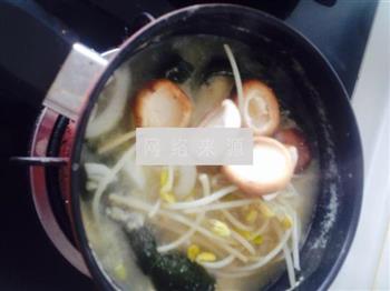鸡肉鲜蔬味噌汤的做法步骤5