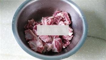 牛肉炖土豆的做法步骤1