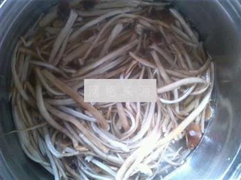 干锅茶树菇的做法步骤3