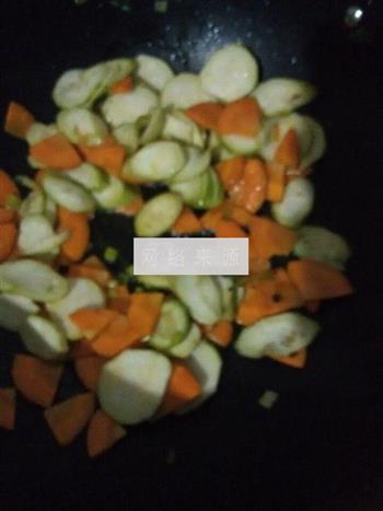 片炒丝瓜胡萝卜的做法步骤4