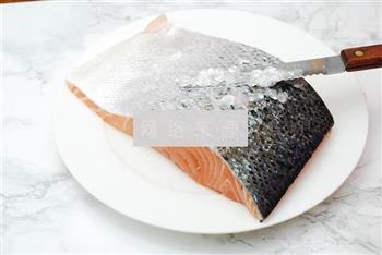 日式香煎三文鱼的做法步骤1