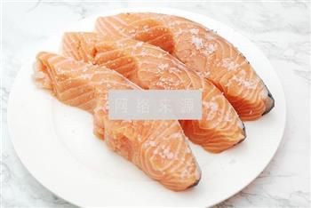 日式香煎三文鱼的做法步骤2