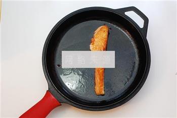 日式香煎三文鱼的做法图解4