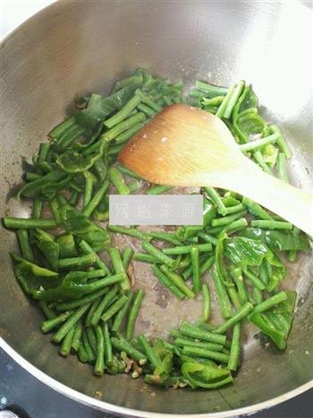 豇豆炒肉的做法步骤8