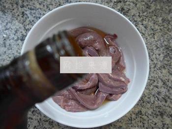 尖椒炒猪肝的做法步骤3