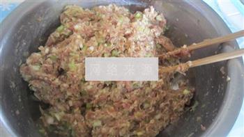 茴香馅翡翠饺子的做法步骤2