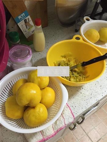 黄桃罐头的做法步骤1