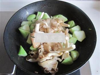 丝瓜蘑菇炒鸡蛋的做法步骤6