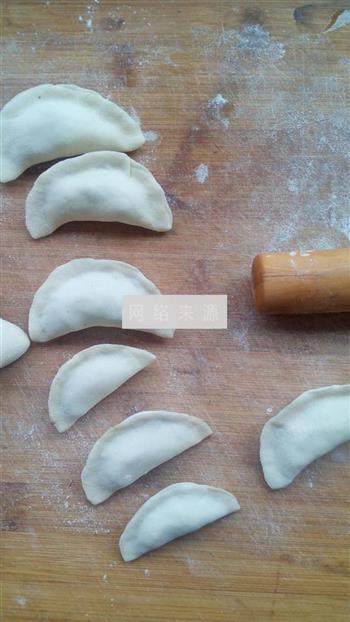 香菇韭苔猪肉水饺的做法步骤13