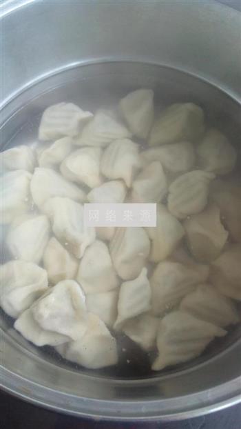 香菇韭苔猪肉水饺的做法步骤16