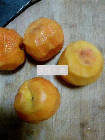 冰糖黄桃罐头的做法图解3