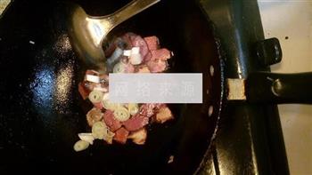 青椒炒腊肉的做法步骤7
