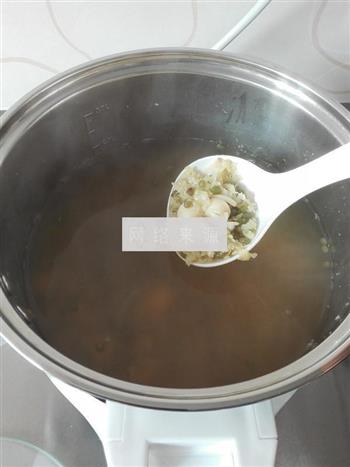 绿豆百合莲子汤的做法图解4