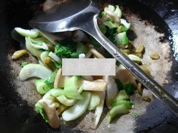 榨菜丝猪肚菇炒青菜的做法步骤5