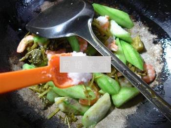 雪菜虾肉炒丝瓜的做法步骤6