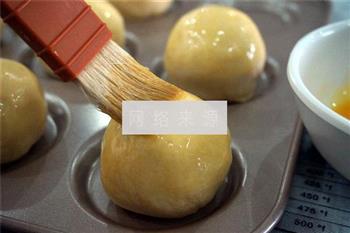 红莲蛋黄酥的做法步骤6
