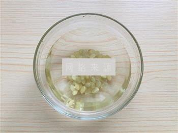皂角米银耳莲子汤的做法步骤2