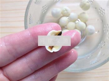 皂角米银耳莲子汤的做法步骤5