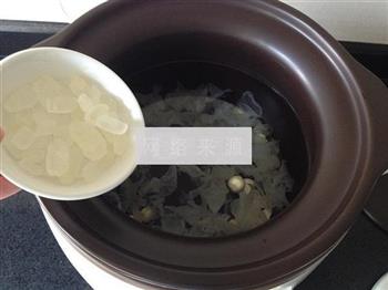 皂角米银耳莲子汤的做法图解6