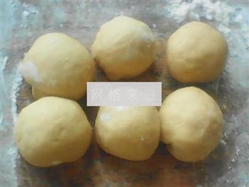 紫薯花卷面包的做法步骤4