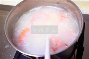 生滚鲜虾粥的做法步骤3