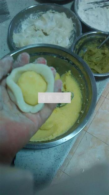 绿豆沙冰皮月饼的做法步骤7