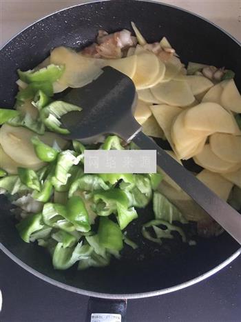 尖椒豆豉炒土豆片的做法步骤7