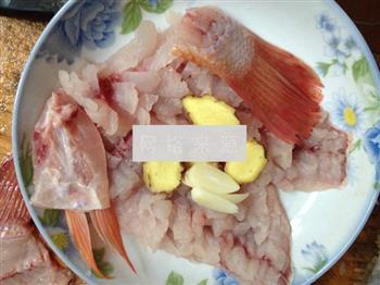 酸酸甜甜松鼠鱼的做法图解4