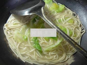 浓汤宝圆白菜荞麦面的做法图解6